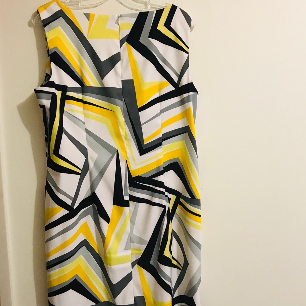 Dress barn woman 14